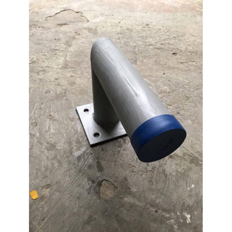 Bát trụ treo tường gắn gương cầu lồi