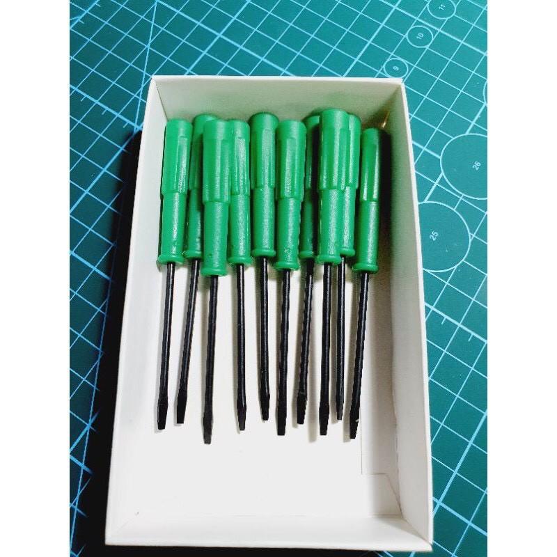 Dụng cụ mở ốc kim máy 1 kim còn gọi là tua vít