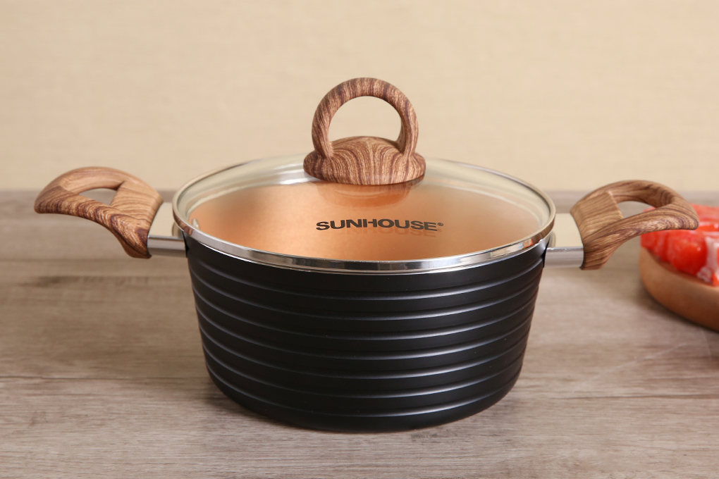 Nồi nhôm chống dính ceramic nắp kính 18 cm Sunhouse SHG2018MCA dùng được trên bếp từ - hàng chính hãng