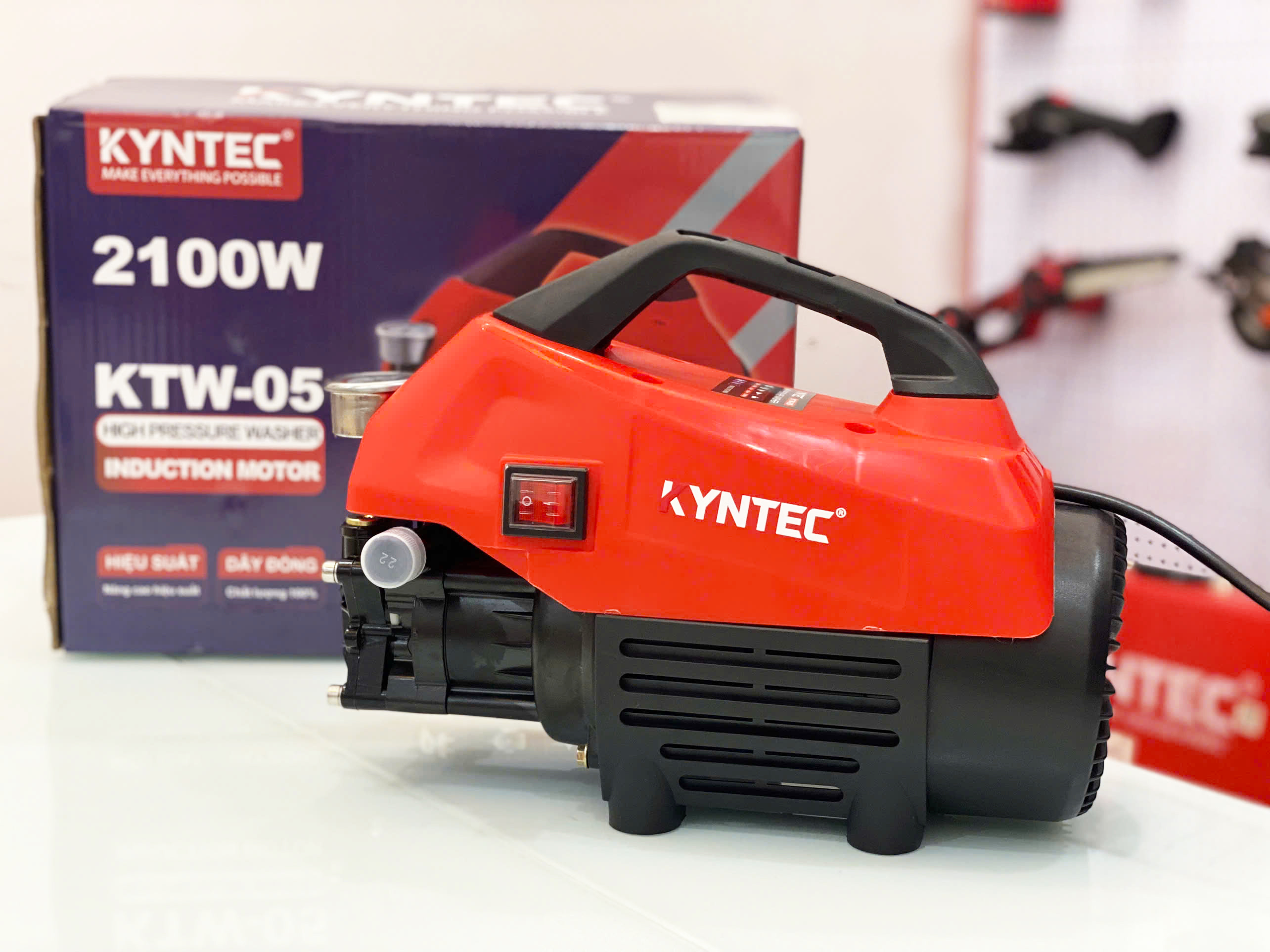 Máy rửa xe áp lực cao nhập khẩu chính hãng Kynko Kyntec KTW - 05 siêu bền