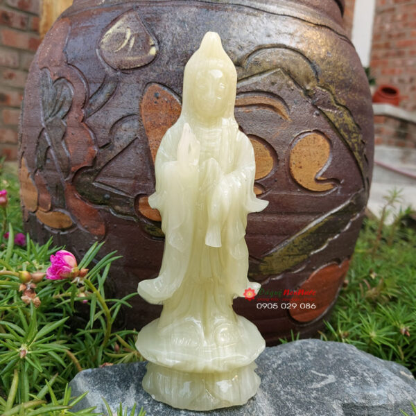 Tượng Phật quan âm đứng đá ngọc Pakistan cao 17cm - đá Non Nước