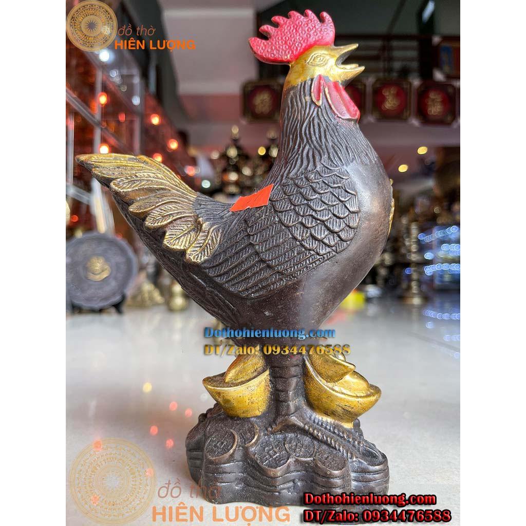 Tượng Linh Vật Gà Trống Chữ Phúc Đứng Thỏi Vàng Màu Nâu Bằng Đồng Thau Nguyên Chất Đẹp
