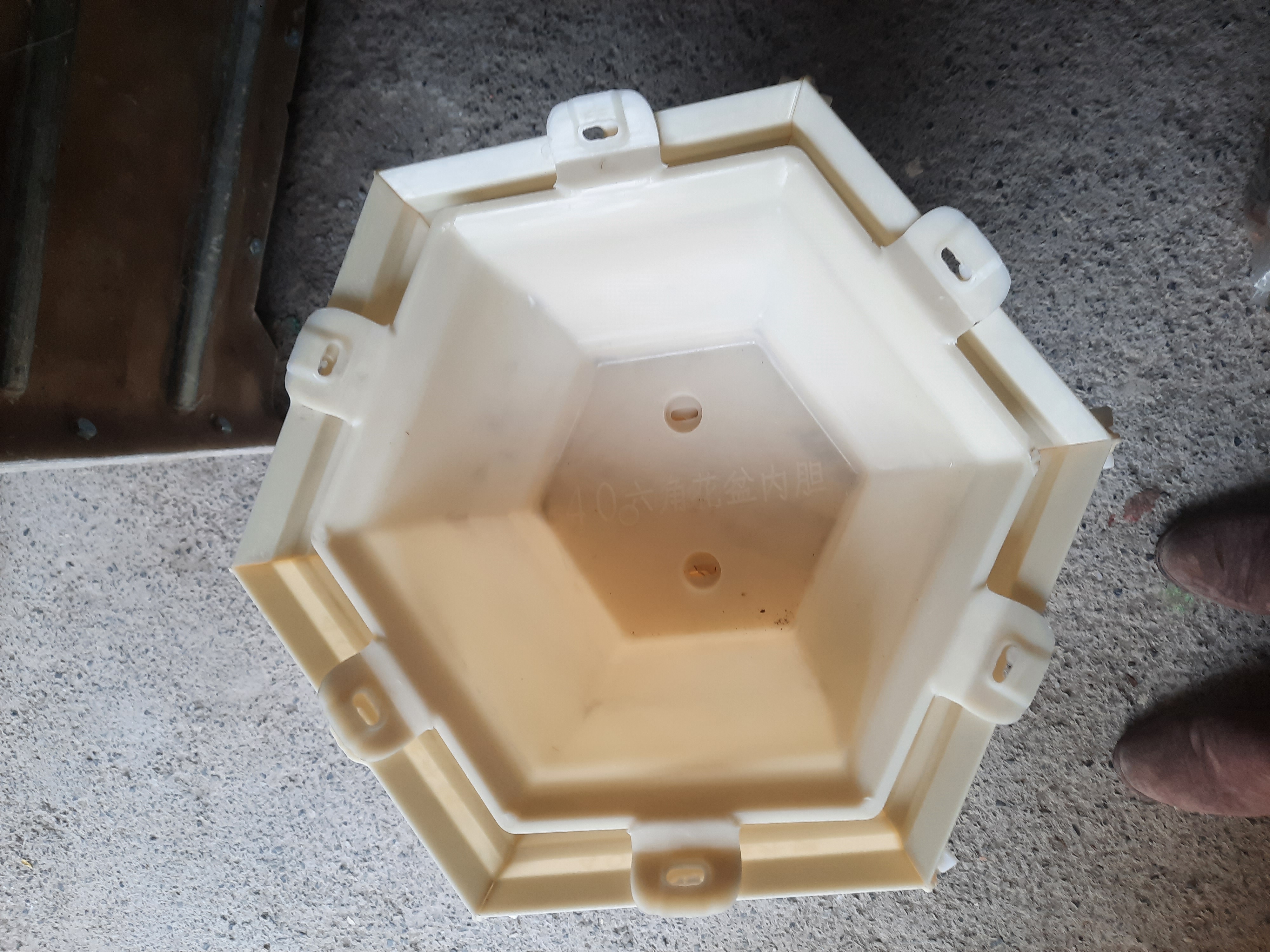 Khuôn Lục Giác Rộng 40 Cao 22 Mẫu Tùng sen mai