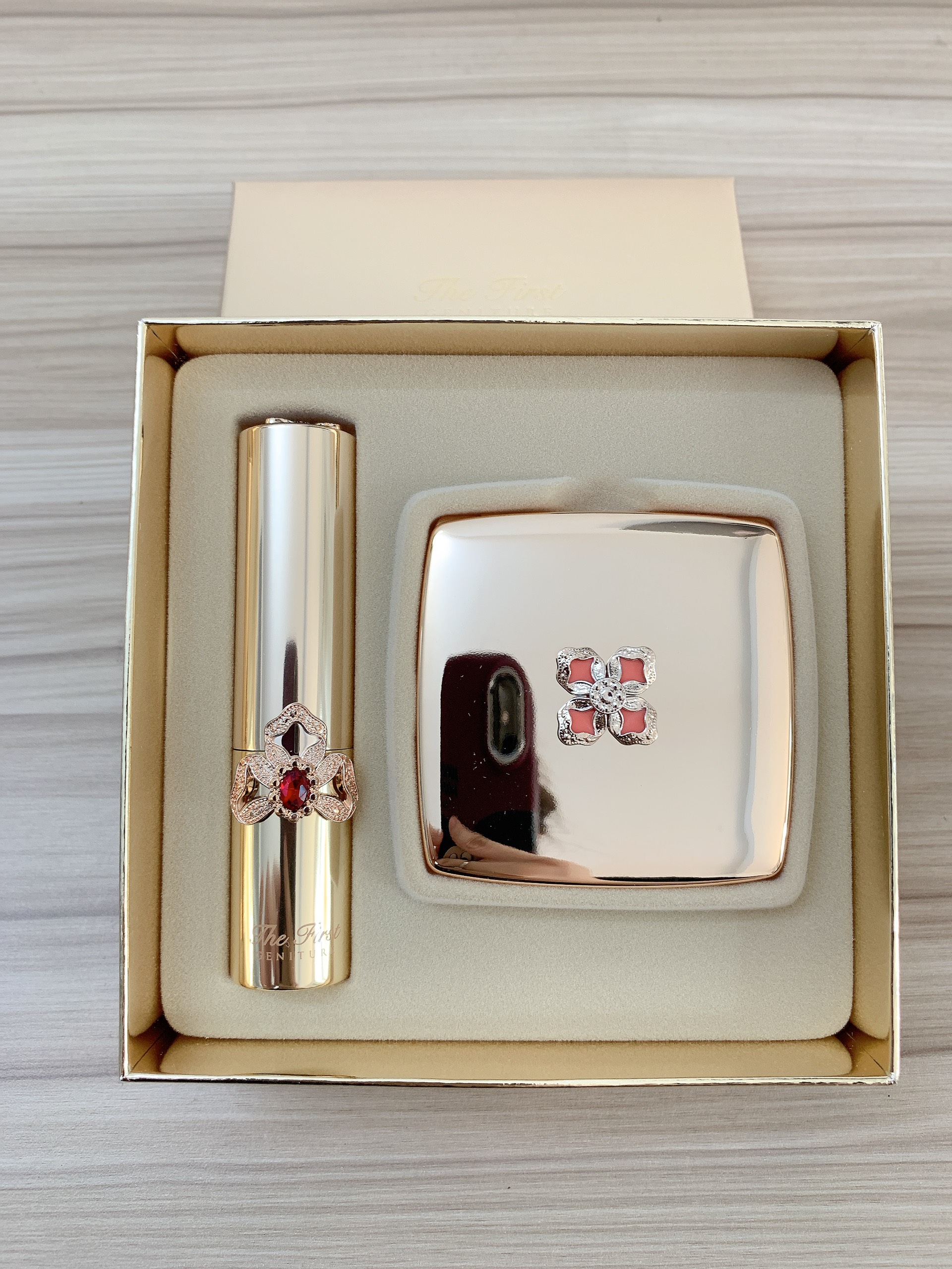 Bộ Son dưỡng môi cao cấp chống lão hóa OHUI The First Lip Balm Red set