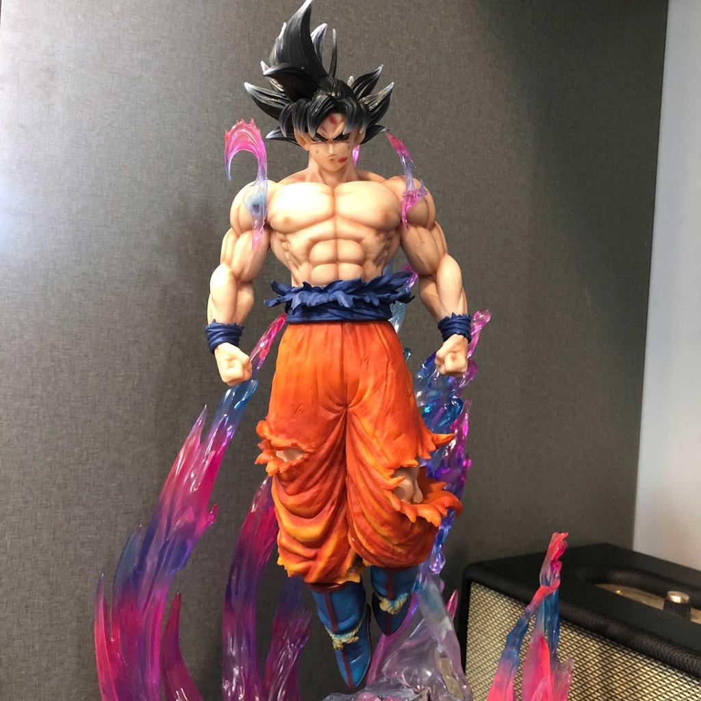 Mô hình Son Goku đẫm máu 3 đầu 52 cm có LED