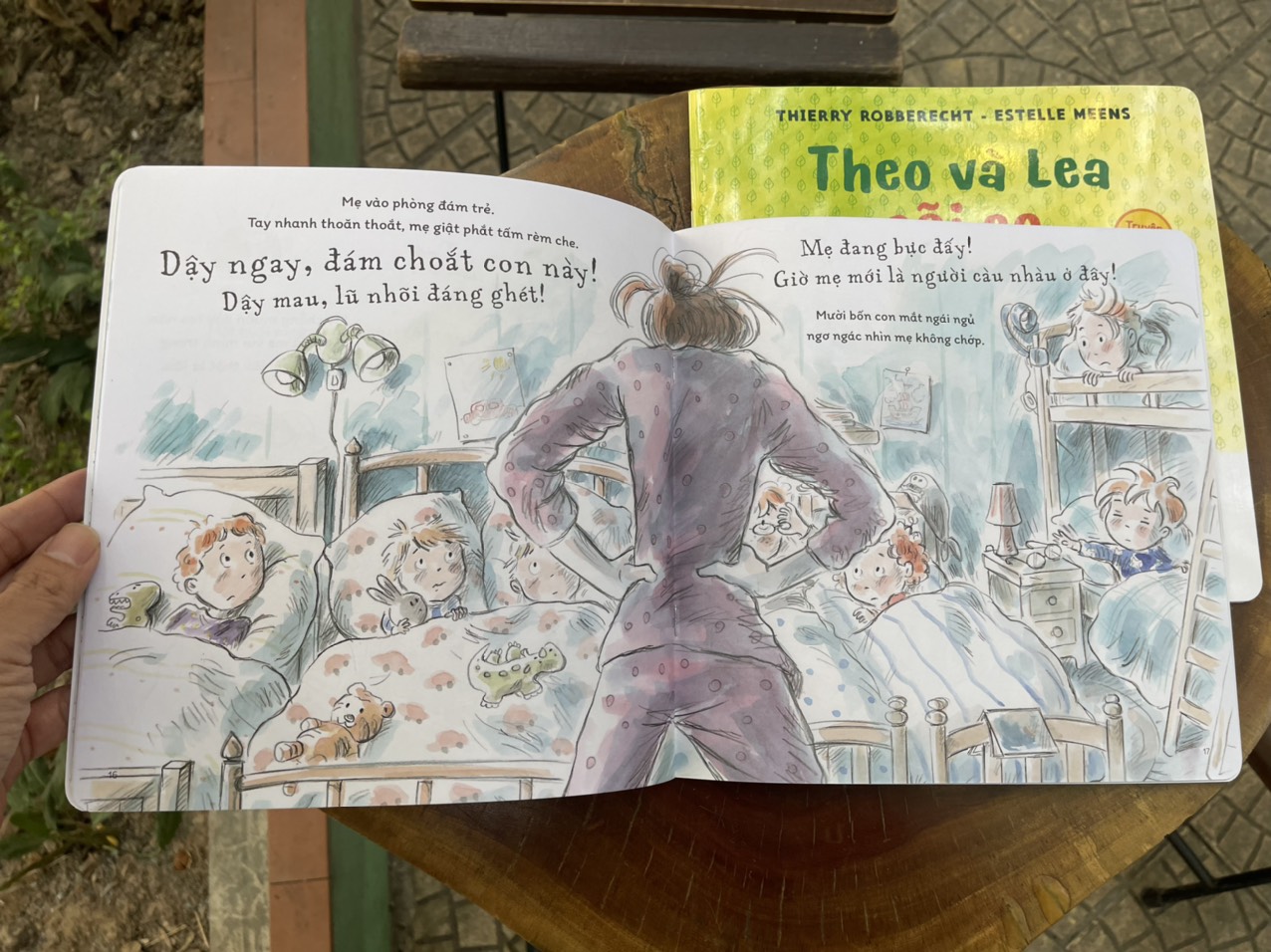 (Combo 2c sách thiếu nhi, in màu toàn bộ) 7 CHÚ NHỎ CAU CÓ và THEO VÀ LEA CÃI CỌ (truyện song ngữ) - Estelle Meens, Sylvie de Mathuisieulx, Thierry Robberecht – Nhã Nam – bìa mềm