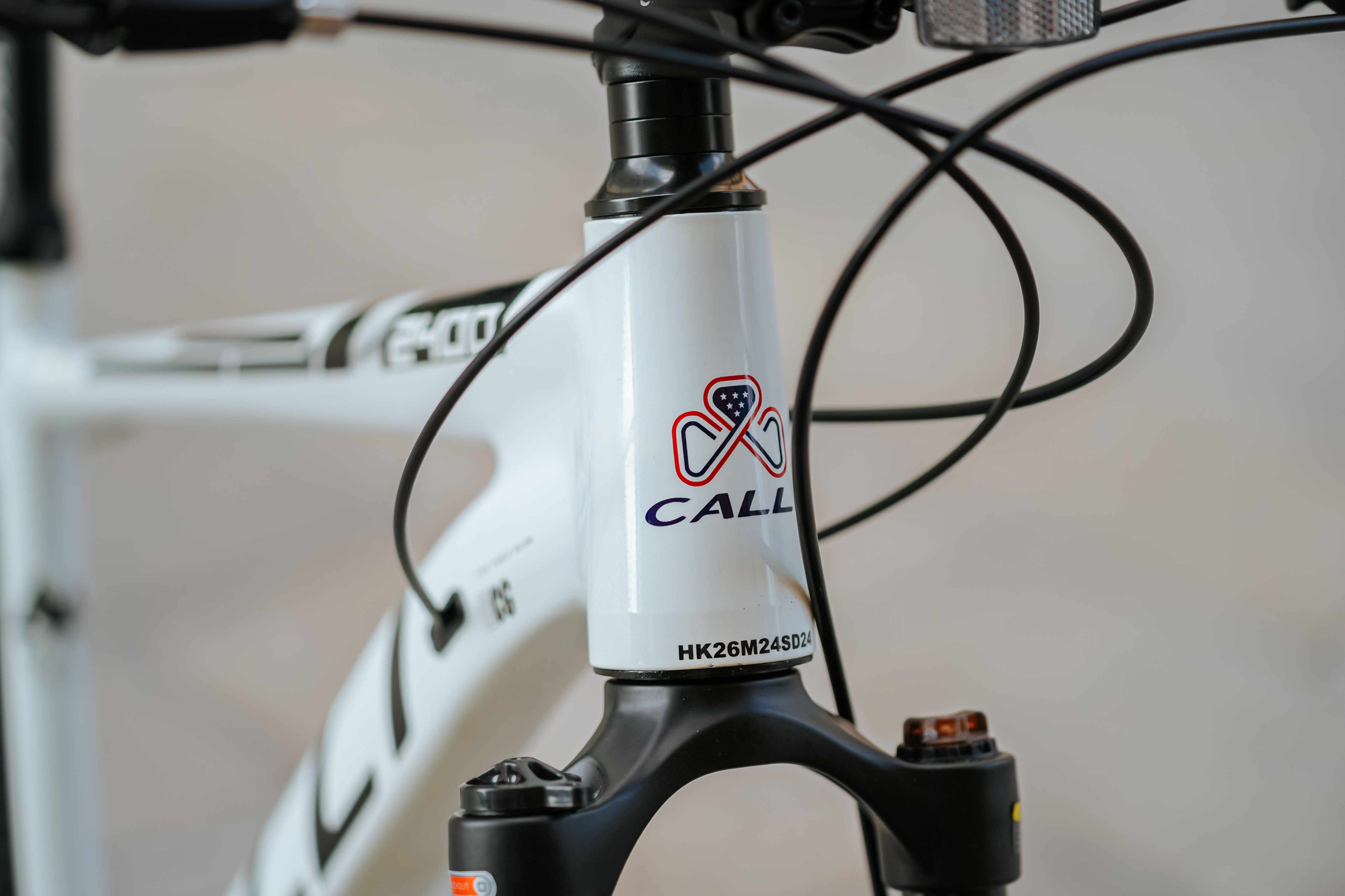 Xe đạp thể thao CALLI 2400 Khung nhôm không mối hàn
