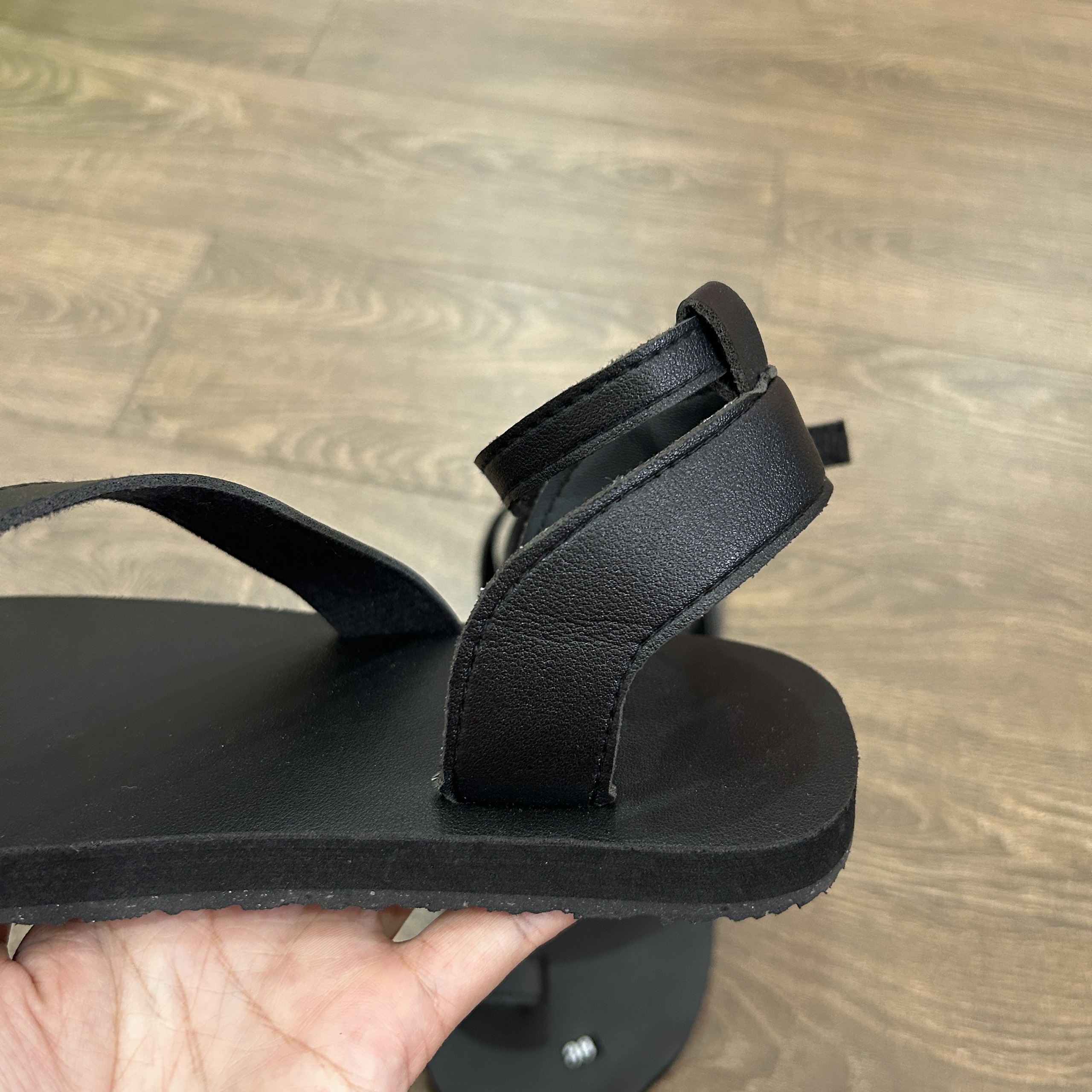 Dép sandal Nữ quai da mềm Đế bệt Cao Su ôm chân LYNA Sandal mã SD34