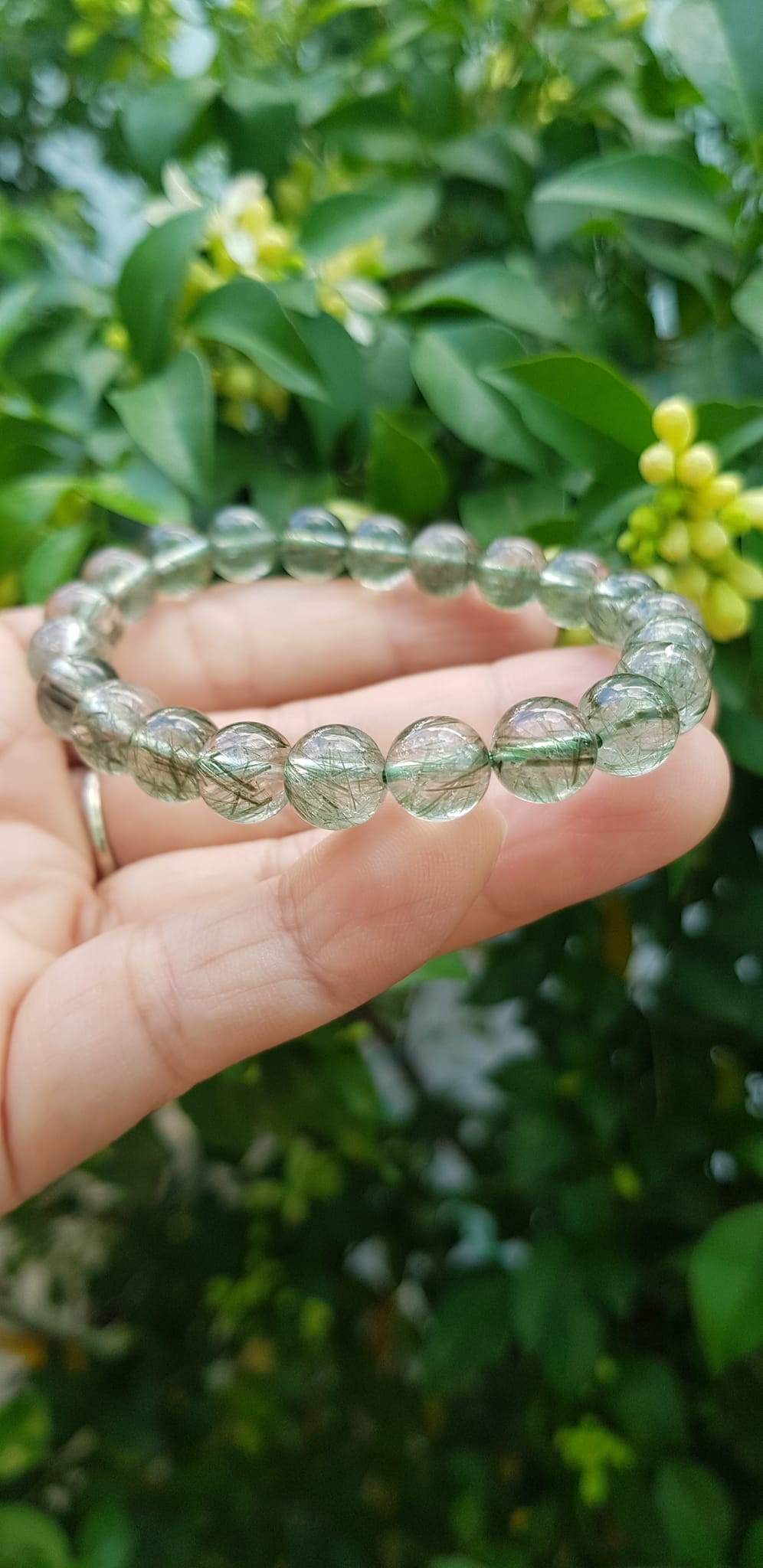 Vòng thạch anh tóc xanh tự nhiên trong bóng nhuyễn mượt đẹp Size vòng 8mm Nữ mệnh Thủy Mộc hỏa đeo ạ