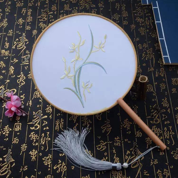Quạt thêu hàng rẻ hàng có sẵn