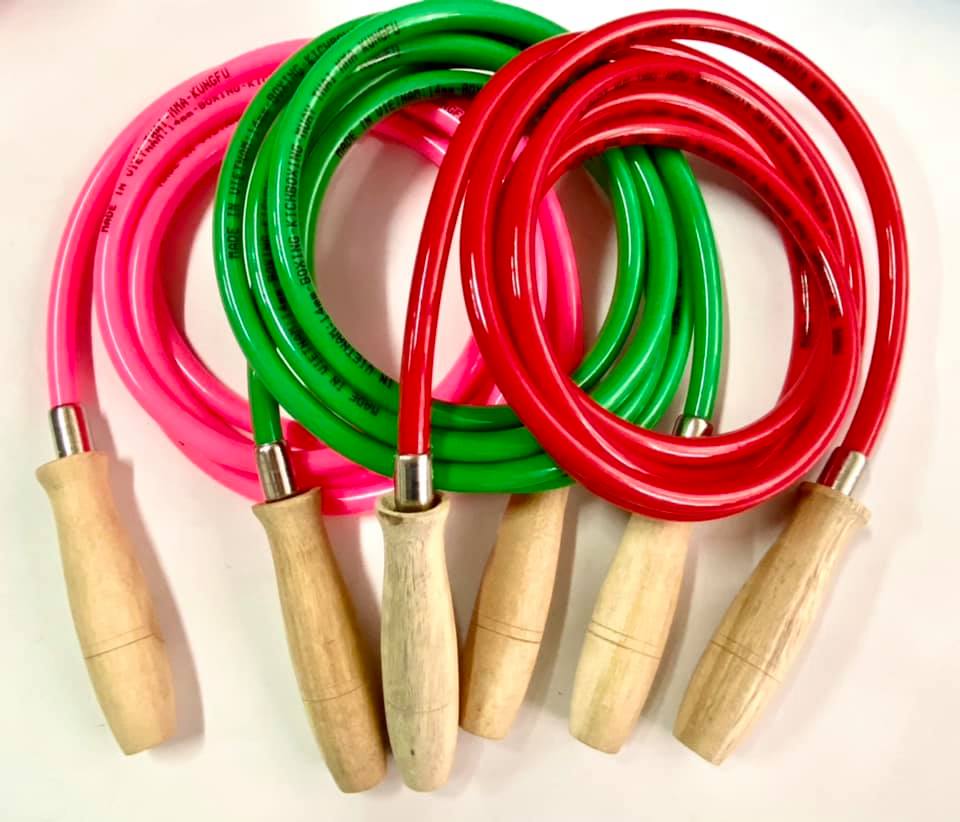Dây nhảy tập thể dục , giảm cân tại nhà làm bằng cán gỗ nặng 600gr phù hợp mọi lứa tuổi cả nam và nữ