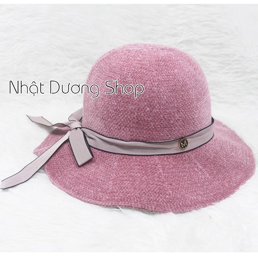 Nón Bo vành gợn sóng gắn nơ có chữ M, vành rộng 8cm phù hợp cho các bạn nữ đi chơi du lịch, chất lượng cao cấp.