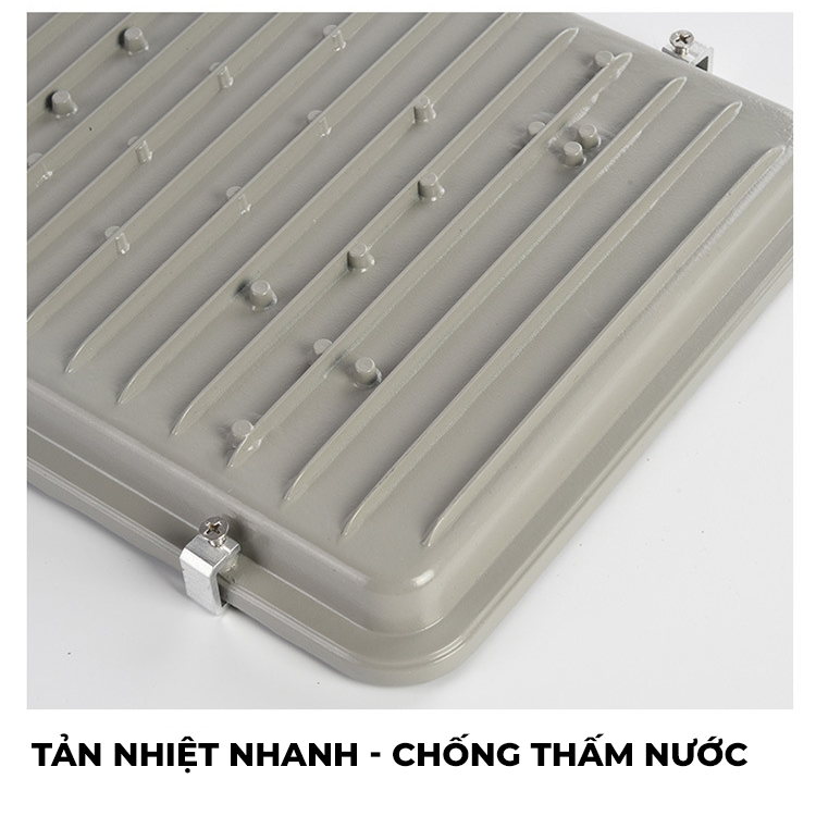 Đèn năng lượng mặt trời 1000w- cao áp 4 ô, chip độ sáng cao, thân thiện với môi trường- K1549