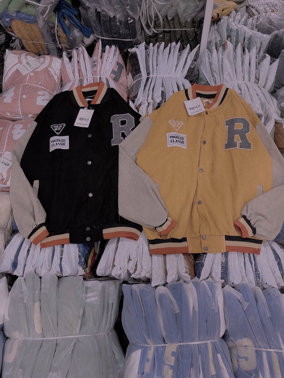Áo Khoác Nhung Kaki Chữ R Kiểu Bomber HÀn Quốc -Teen Unisex Rẻ Đẹp- Nam Nữ Cặp Đôi Mặc Mùa Thu Đông