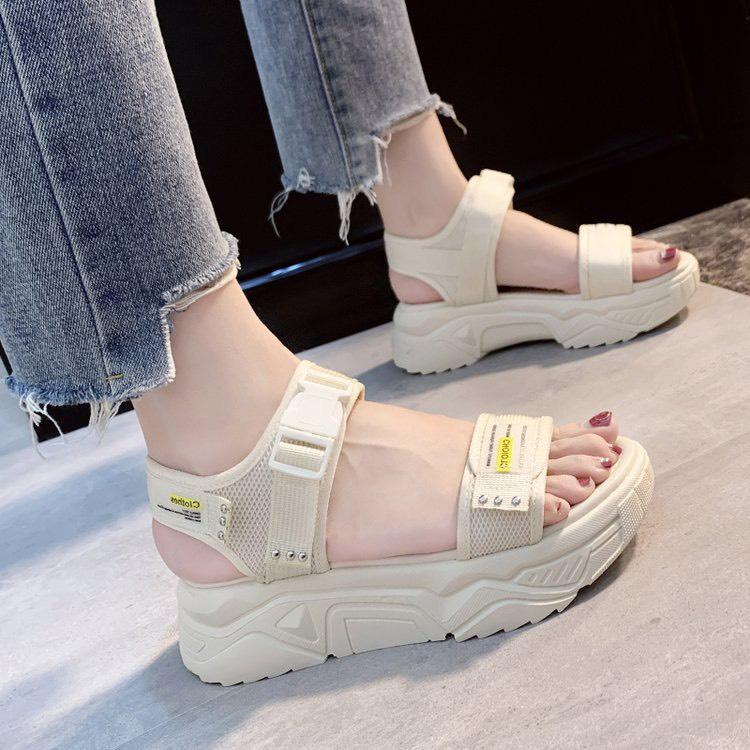 Giày Sandal Nữ MWC Đế Cao Quai Ngang Khóa Bấm Màu Đen Kem NUSD- 2777