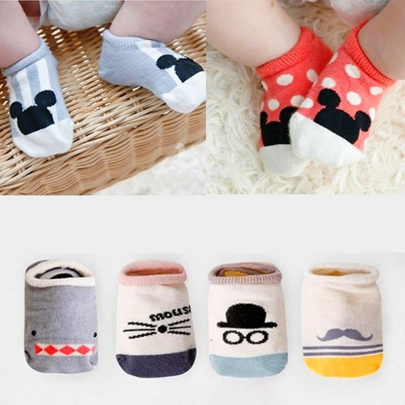 C0mb0 10 đôi tất cotton chống trượt cho bé trai và bé gái