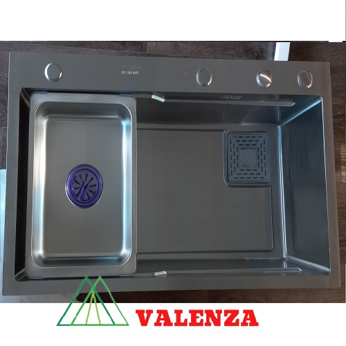 Combo chậu rửa chén bát 1 hố lớn Valenza 7846 inox sus304 chuẩn 100% kèm vòi rửa bát dáng Vuông Valenza sus304, bộ xả to ngăn mùi, khay inox kín-TẶNG BÌNH NƯỚC RỬA CHÉN