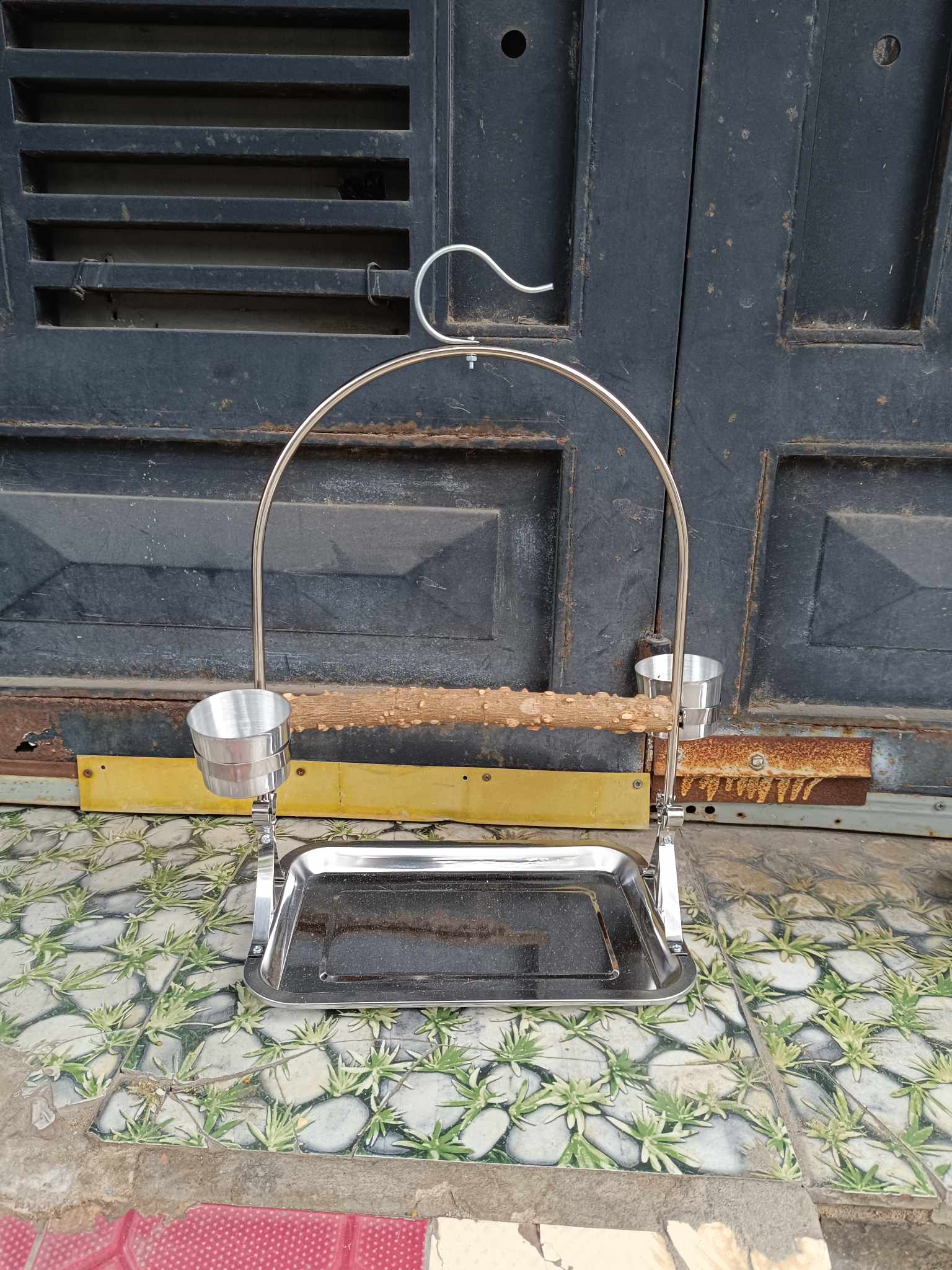 1 cầu đứng nhỏ (thanh ngang gỗ gạo) dài 30 rộng 22 cao 40 dùng cho chim, vẹt đứng (chưa bao gồm xích chân)