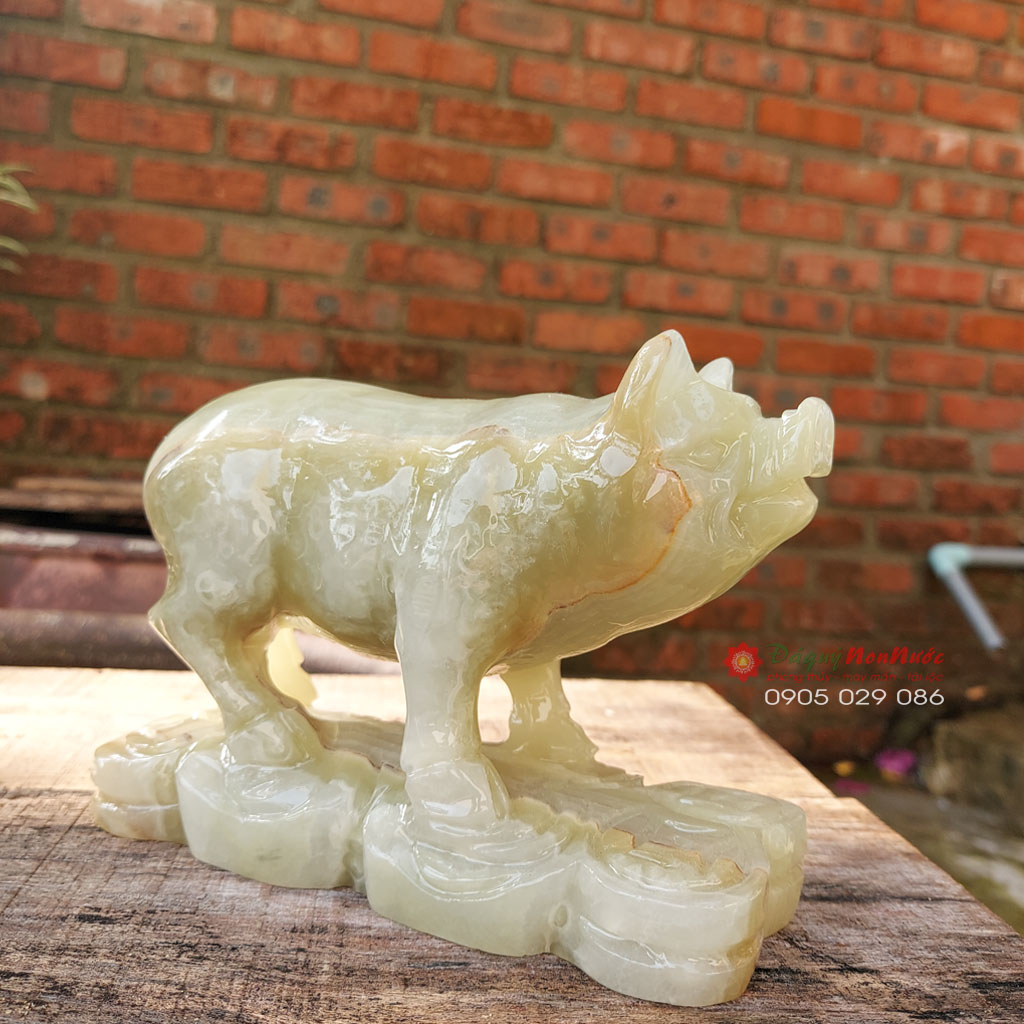 Tượng heo 12 con giáp phong thủy đá ngọc Pakistan 15cm - đá Non Nước