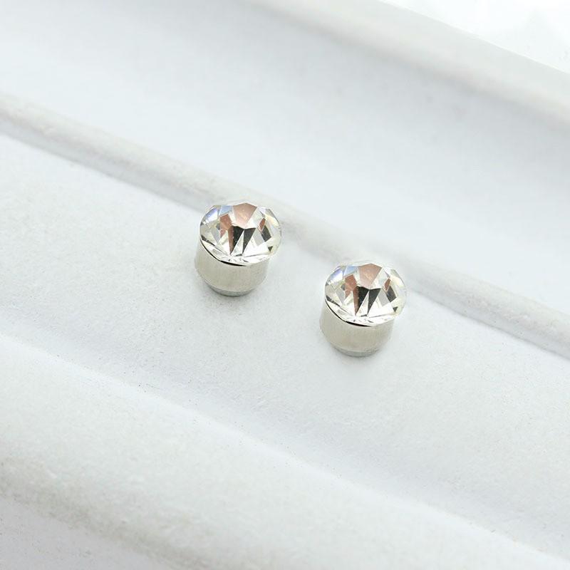 Khuyên tai nam châm xinh xẻo BT55