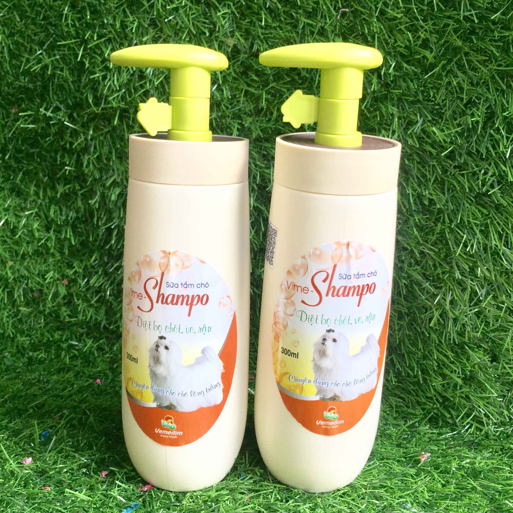 Vime Shampo Dành Cho Chó Lông Trắng 300ml - Sữa Tắm Cao Cấp Phòng Và Trị Ve Rận, Bọ Chét, Ghẻ, Làm Sạch Da, Mượt &amp; Trắng Lông, Khử Mùi Với Mùi Thơm Cực Dễ Chịu – An Toàn Và Hiệu Quả  – VST01