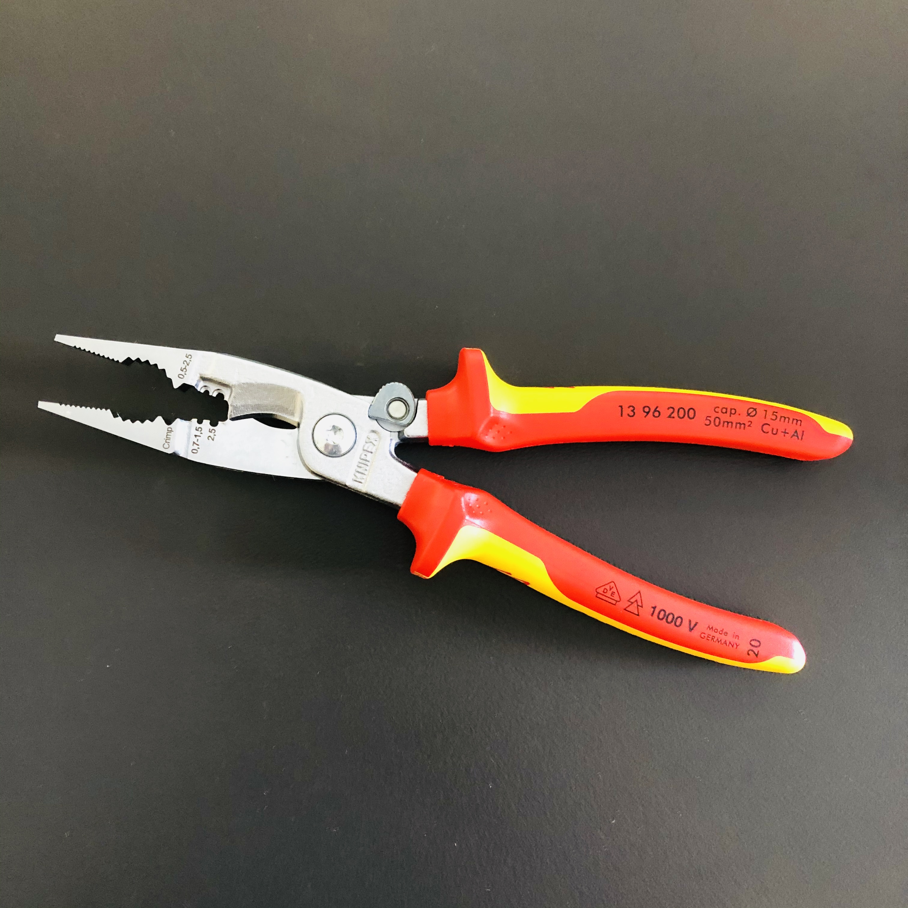 Kềm KNIPEX Lắp Điện Đa Năng 13 96 200