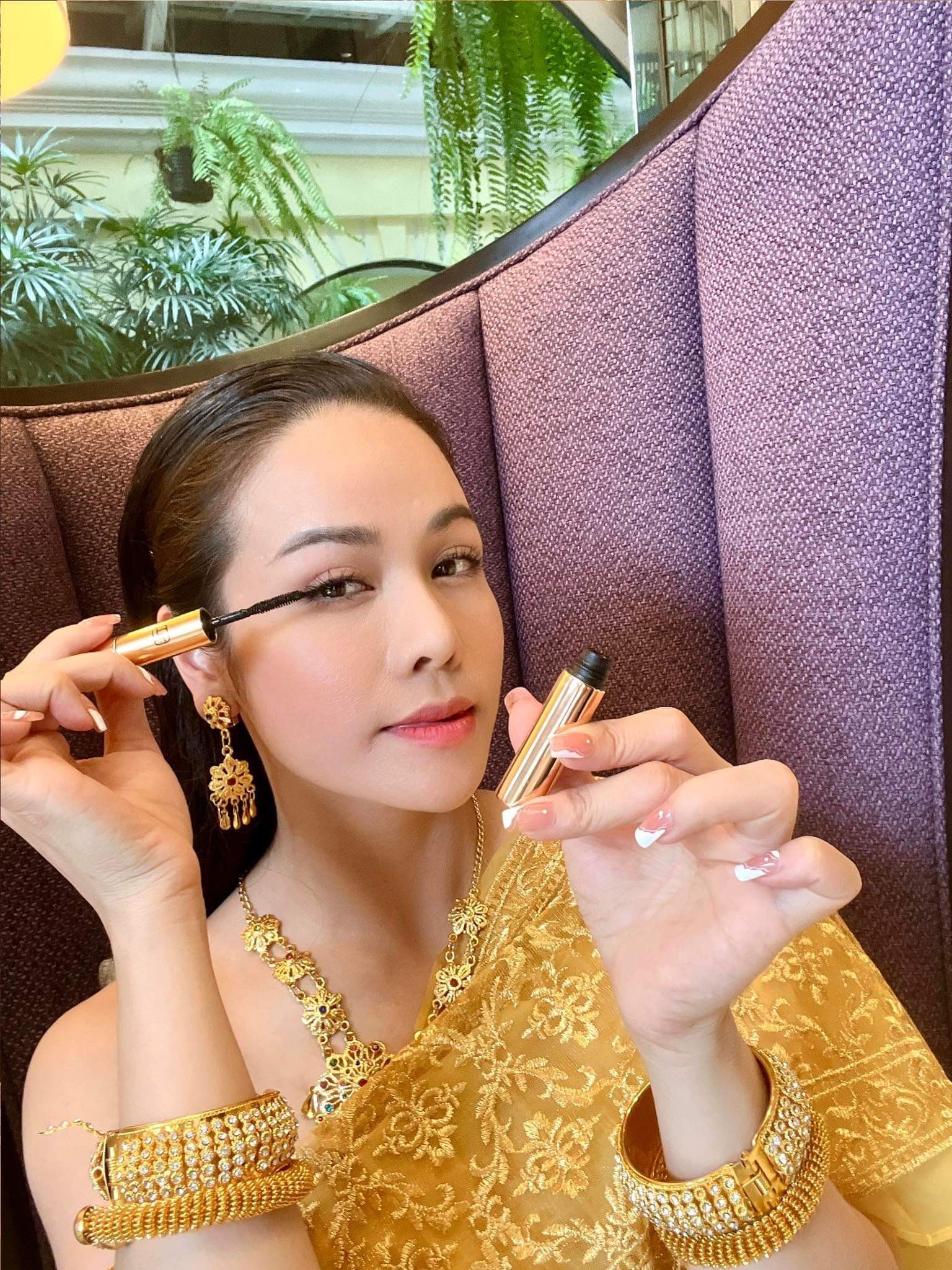 Mascara làm dày và dài mi tự nhiên- Golden Dual Mascara - Nhật Kim Anh - Laura Sunshine