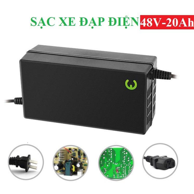 Sạc xe đạp điện 48V-20ah có quạt tản nhiệt đèn báo khi sạc đầy (Chân đặc)