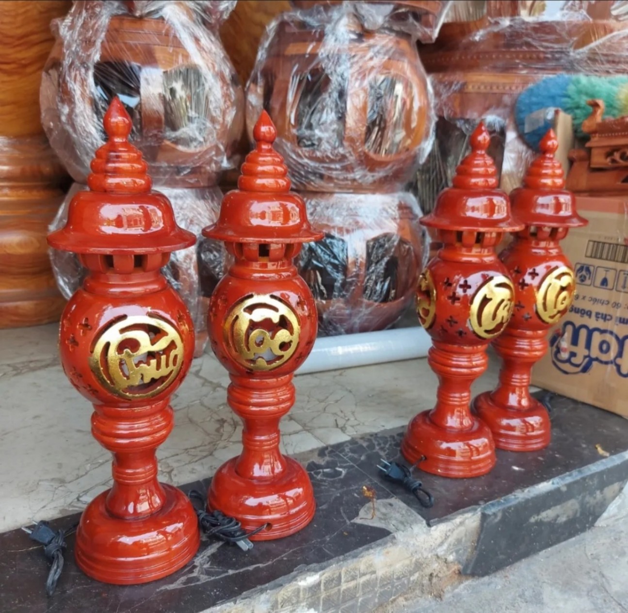 Cặp Đèn thờ gỗ -Cặp đèn tổ ông cao cấp khắc chữ sơn nhủ vàng Phúc - Lộc -Thọ cao 34-41  cm