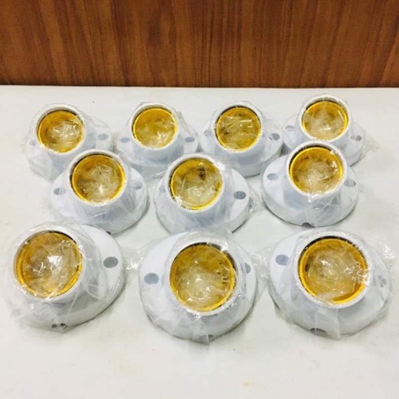 Đui đèn xoáy vát bắt tường