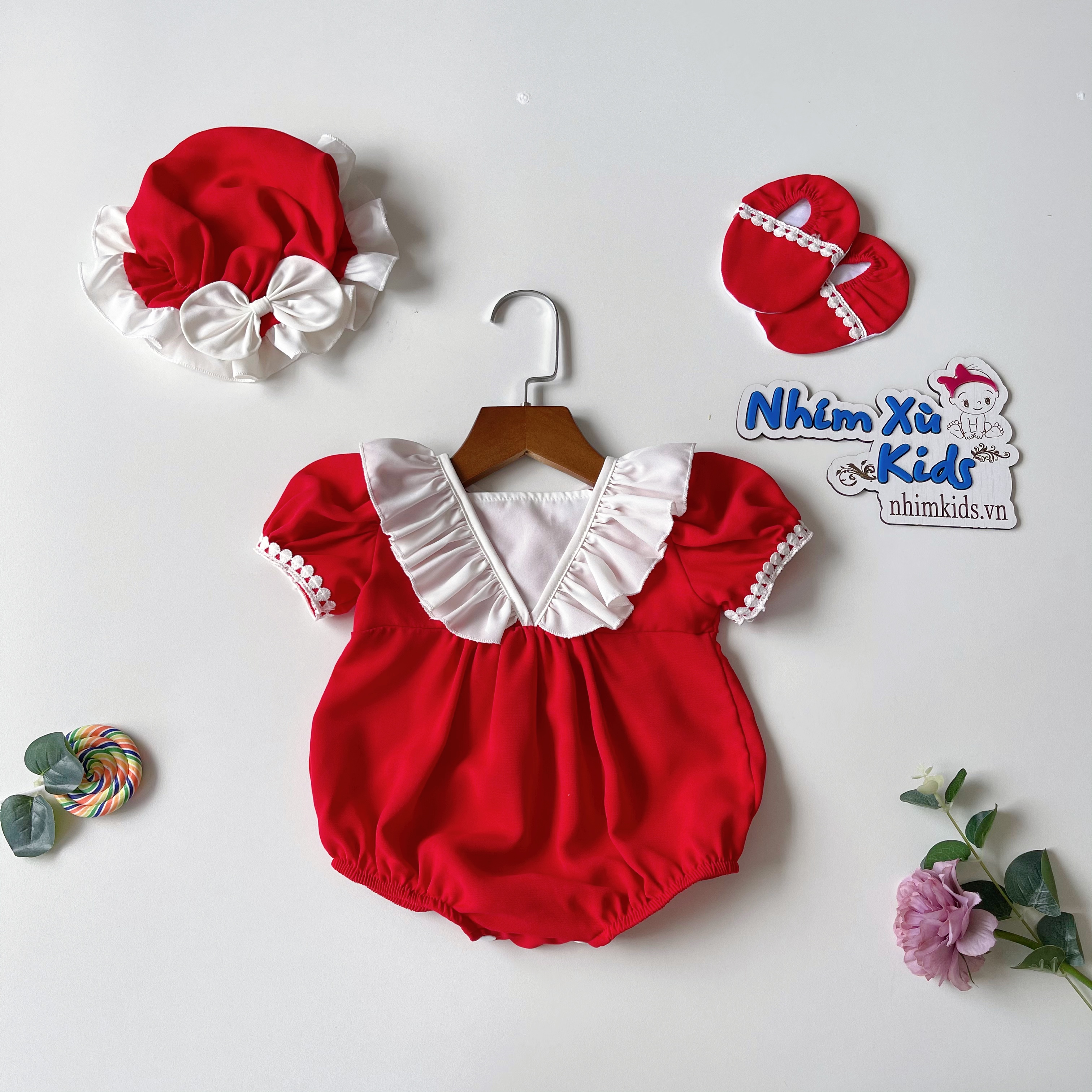 Body Đỏ Cổ Trắng Bé Gái 3 Đến 12kg, Bodysuit Chất Đũi Chun Mát Rượi