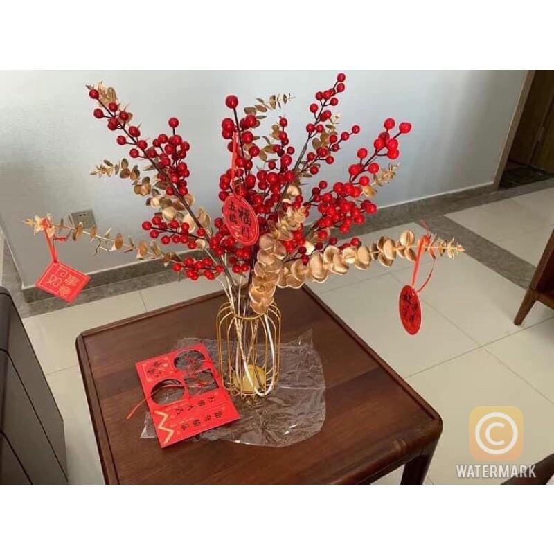 CÀNH LÁ TÁO VÀNG VÀ LÁ KHUYNH DIỆP GIẢ CẮM ĐÀO ĐÔNG DECOR TRANG TRÍ NGÀY TẾT