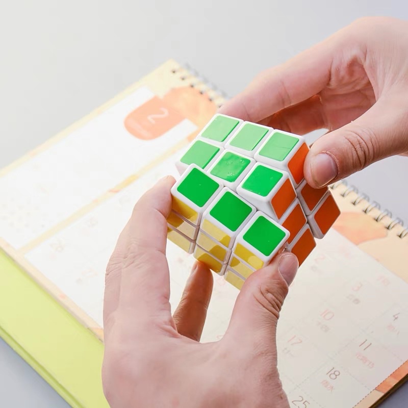 Rubik 3x3x3 Tặng Kèm Hộp Mê Cung Đồ Chơi Phát Triển Trí Tuệ Cho Bé