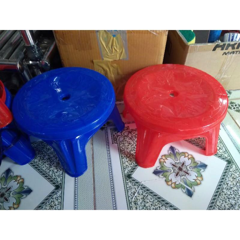 Ghế ngồi nhựa tròn hoạ tiết hình bướm