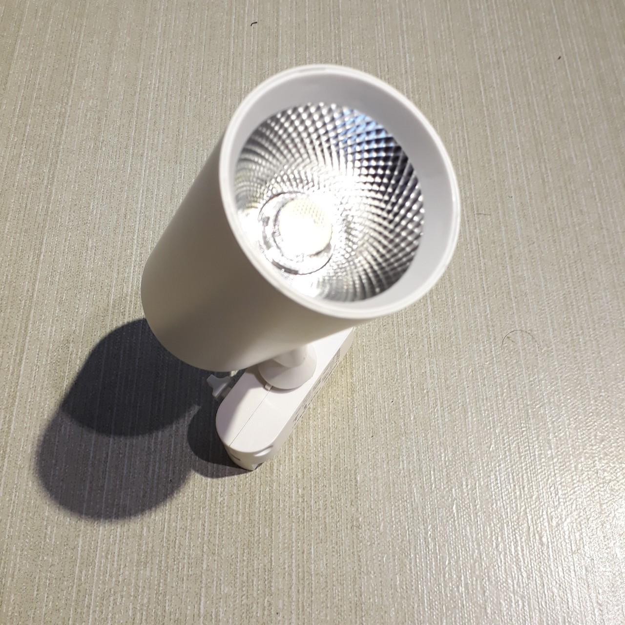 Bộ 2 Đèn Rọi Ray Ống Bơ Led Cob 20W Vỏ Trắng Ánh Sáng Trắng