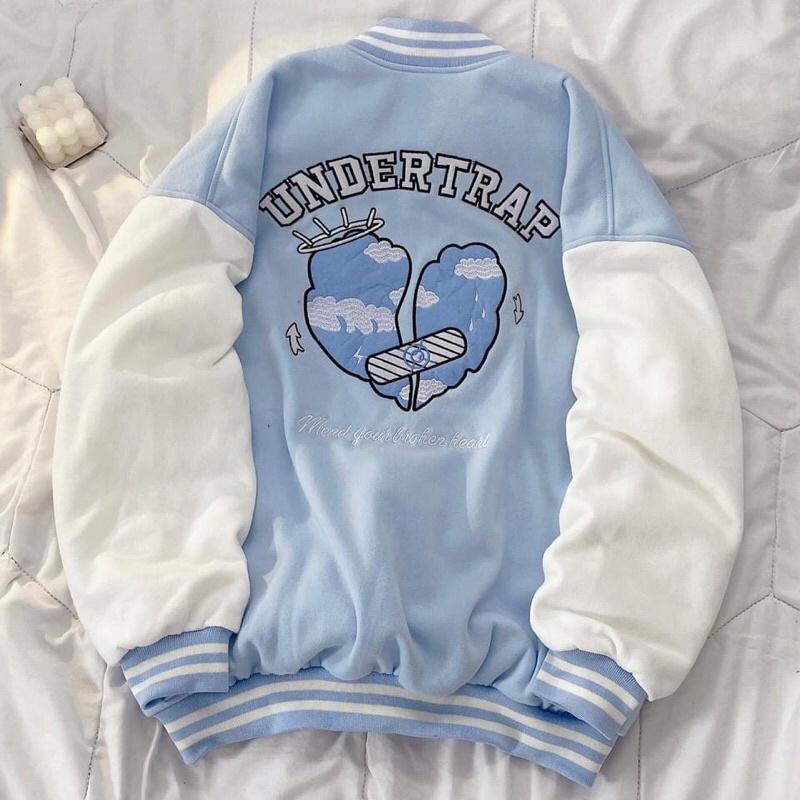 Áo khoác nỉ bomber unisex chất dày cúc bấm thêu chữ UNDERTRAP Áo Khoác Varsity Unisex Cúc Bấm Thêu Nổi Chữ U Chất Nỉ