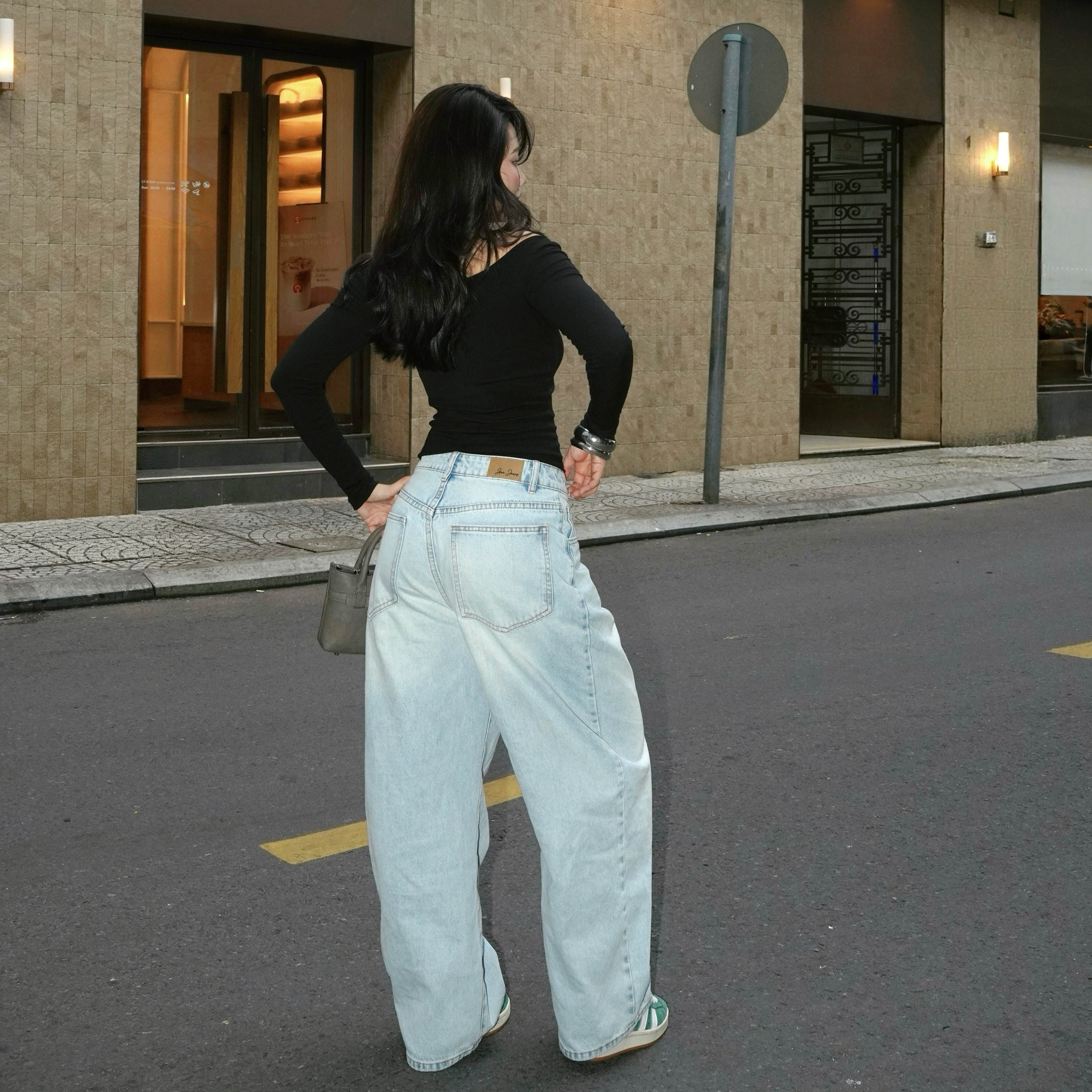 Quần jeans ống rộng balloon màu Lila Blue Aaa Jeans