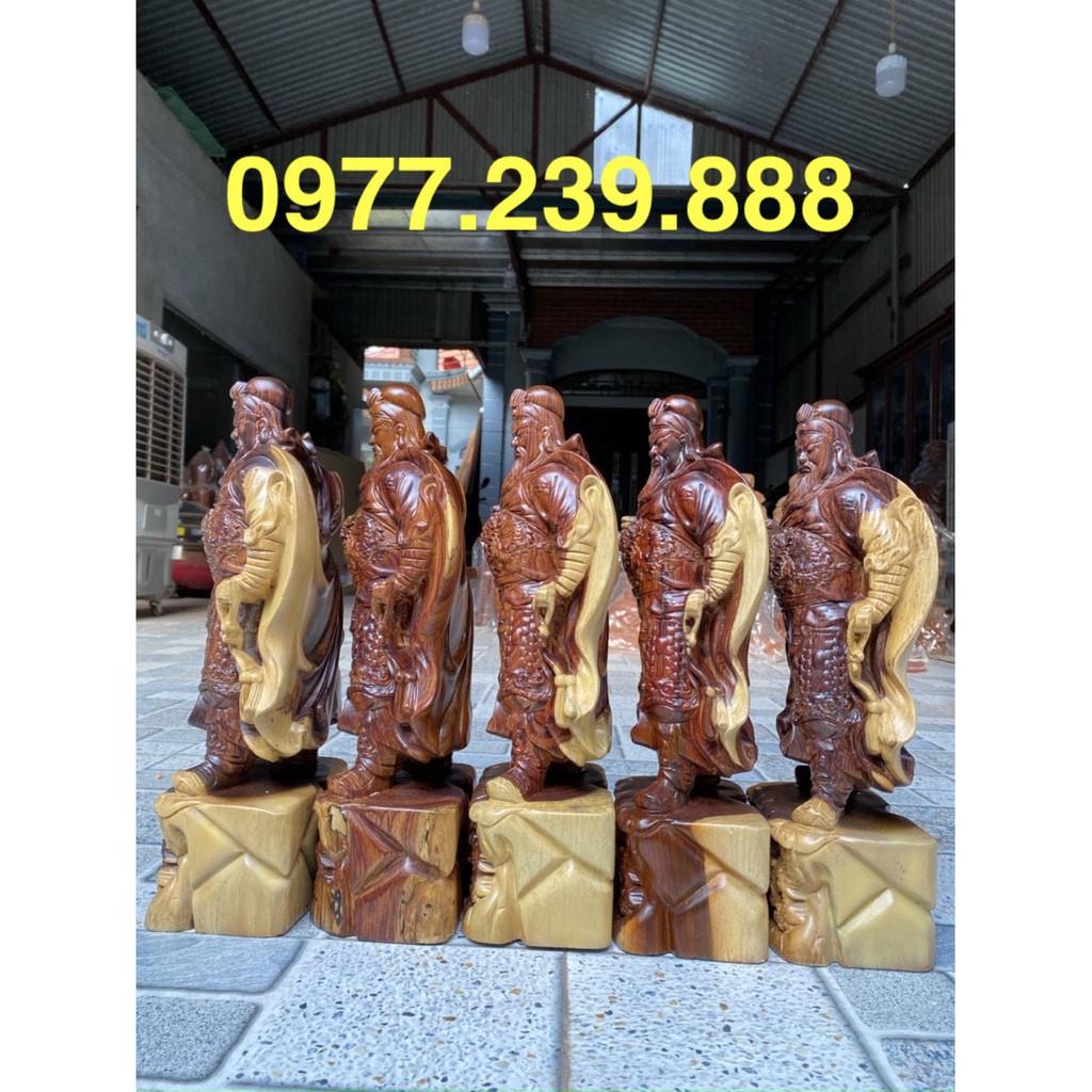 Tượng quan công gỗ cẩm 30cm