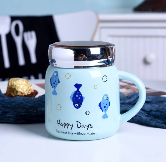 Ly cốc sứ giữ nhiệt nắp tráng gương Happy Days họa tiết con cá 350ml - 1 chiếc (giao hình ngẫu nhiên)