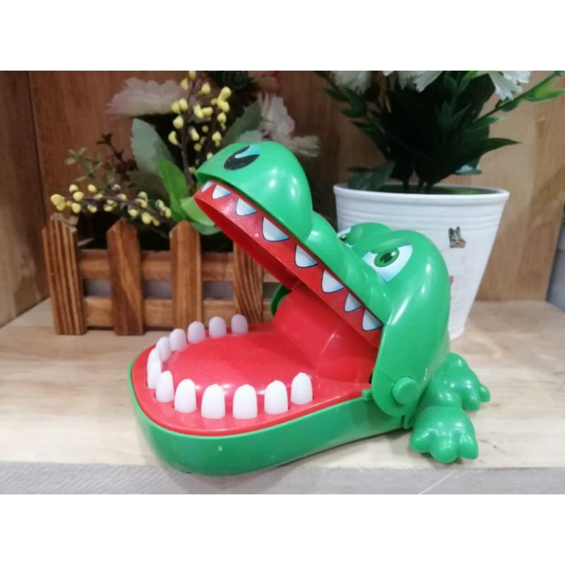 ĐỒ CHƠI CÁ SẤU CẠP RĂNG