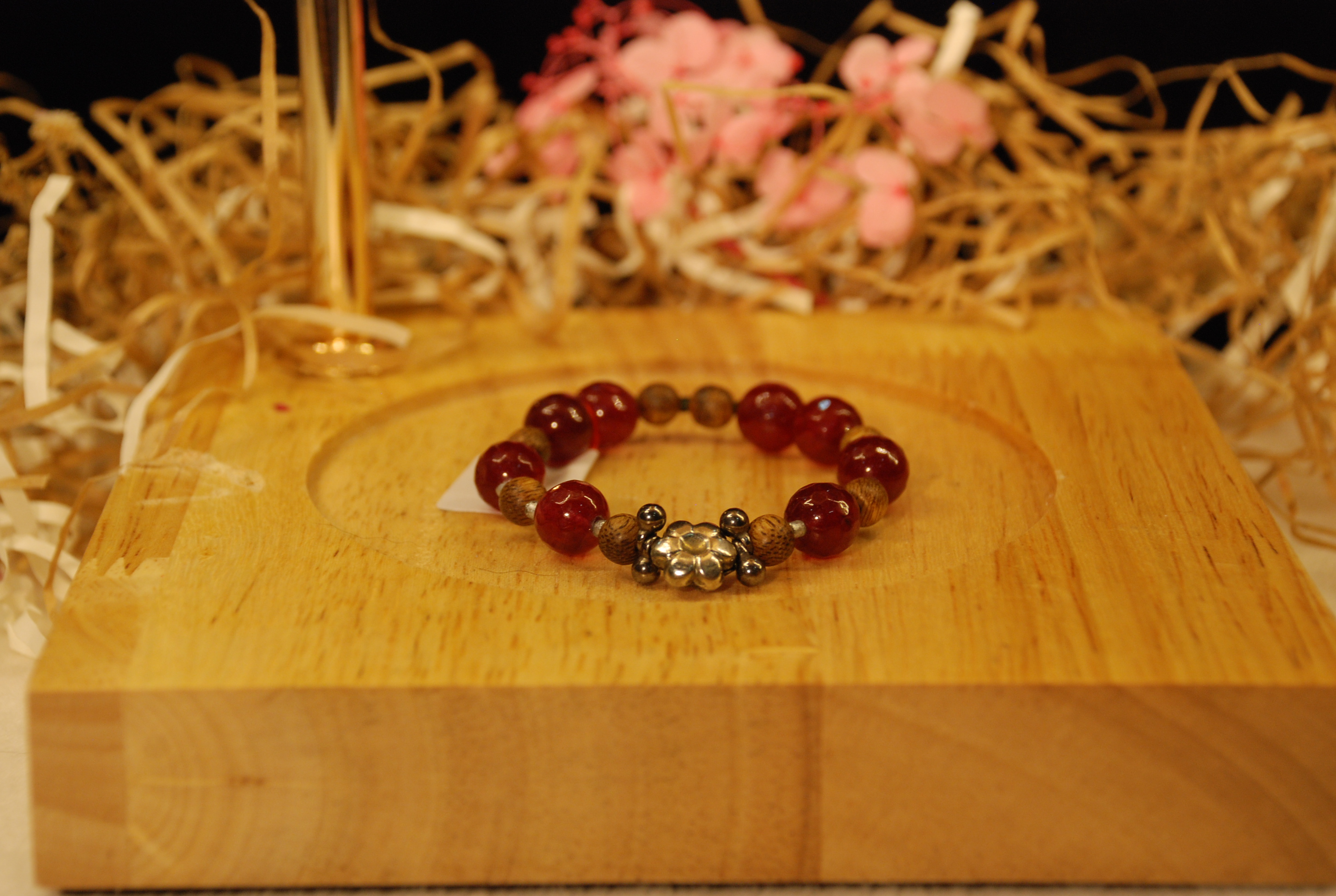 Vòng tay phong thủy Flower