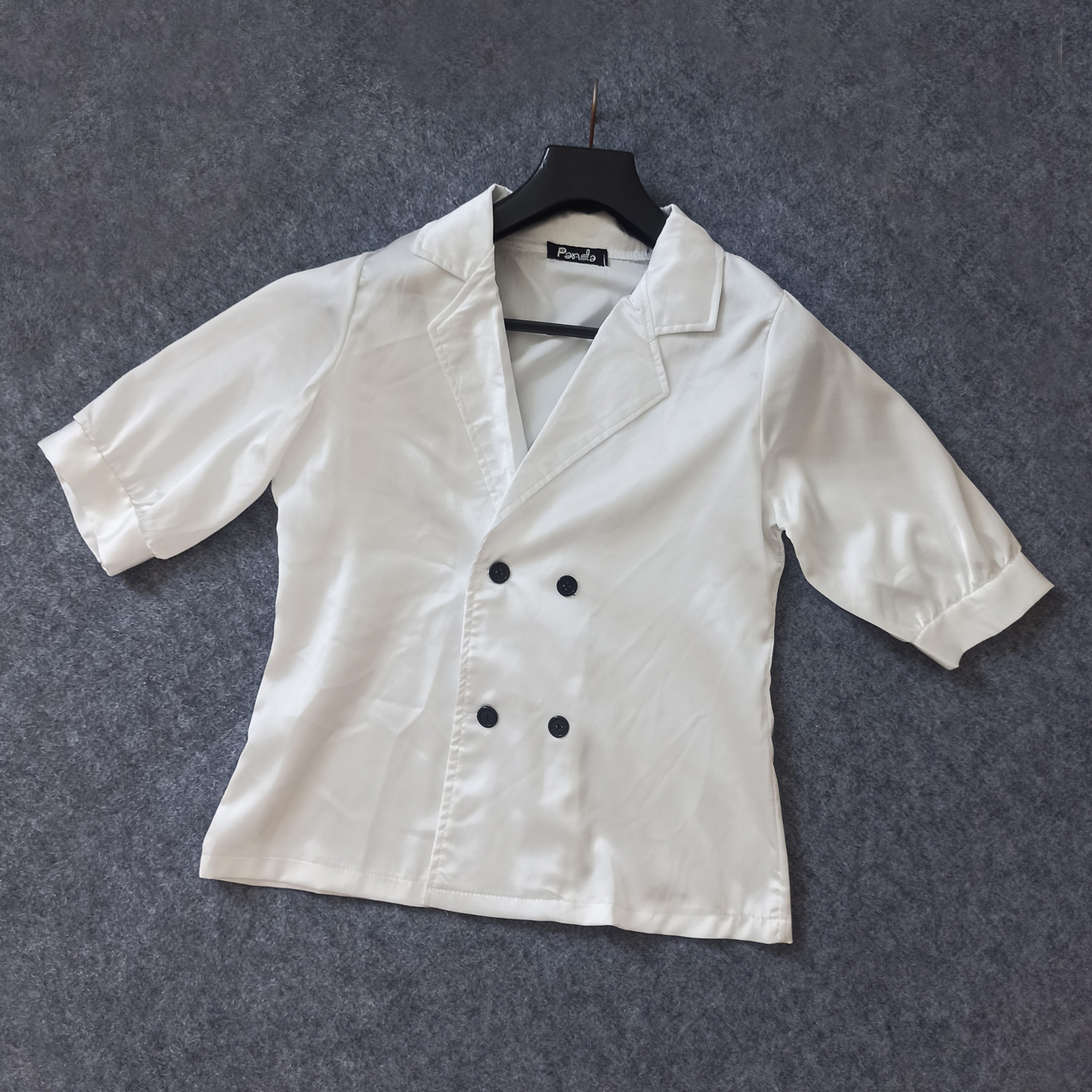 Set áo vest màu trắng và quần lưng cao