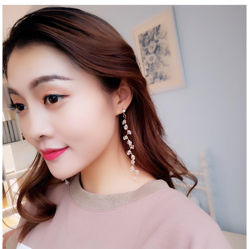 Bông tai dài đính pha lê