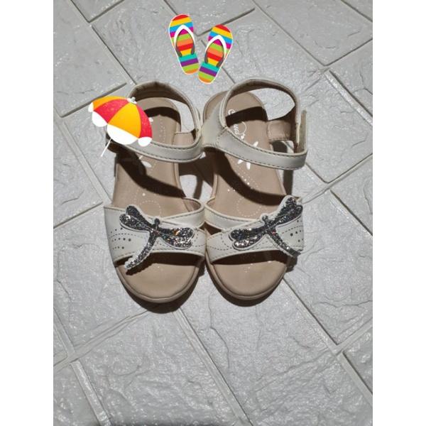 Sandal bé gái Bitias size từ 25-33