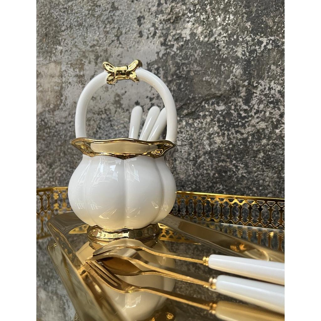 Hũ đựng thìa nĩa viền vàng chất liệu sứ | Lẵng sứ Trắng - Xanh Nơ viền vàng đựng thìa nĩa Decor hàng thủ công có sẵn