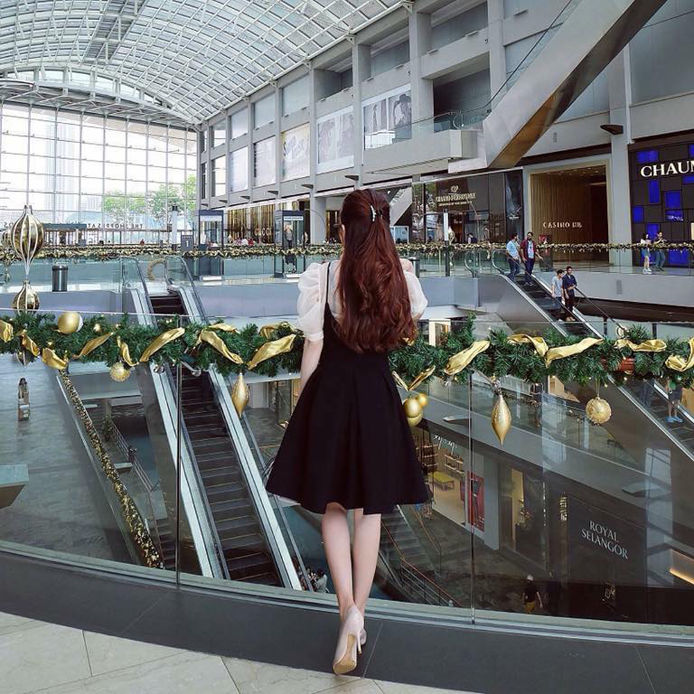Đầm Xòe Trắng Tay Phồng Phối Đen