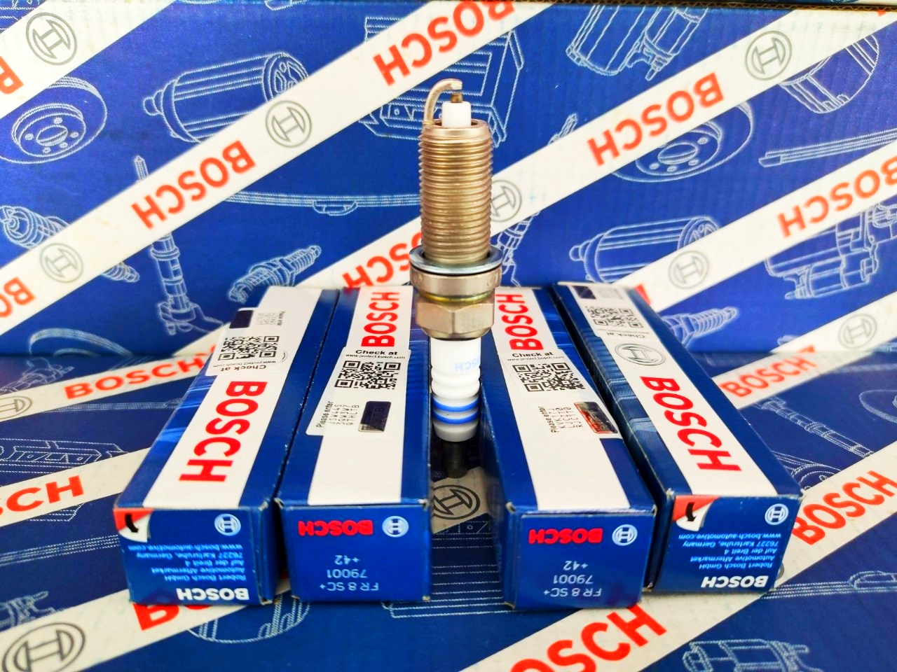 Bộ 04 Bugi Bosch Chân Dài  Toyota Innova Fortuner Mitsubishi Xpander Attrage Kia Cerato/Forte  Nissan Sunny Suzuki Swift Grand Vitara