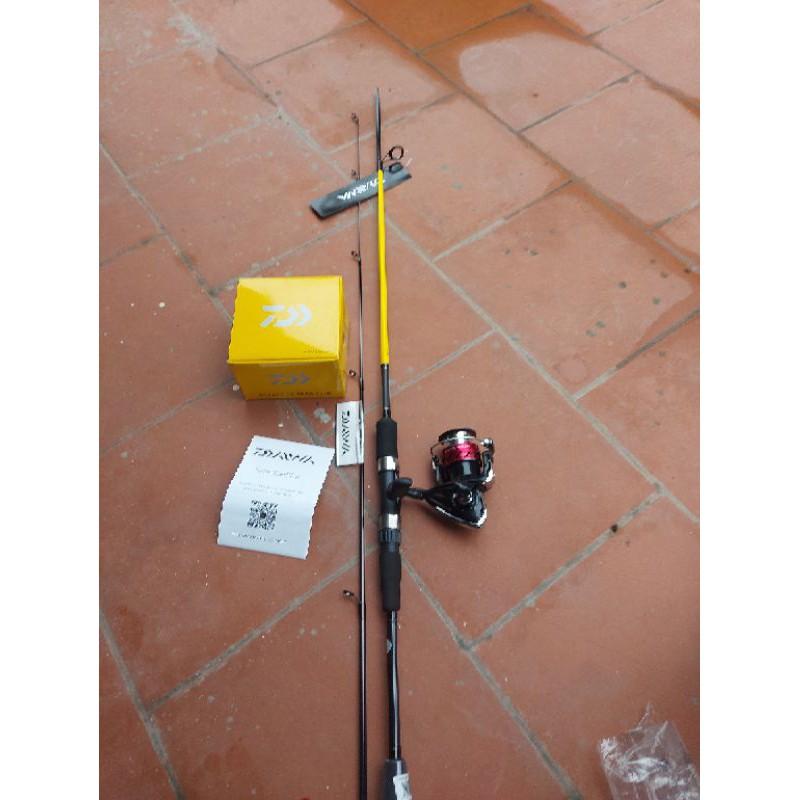 Bộ cần lure đứng daiwa crossfire + máy daiwa 2bcs