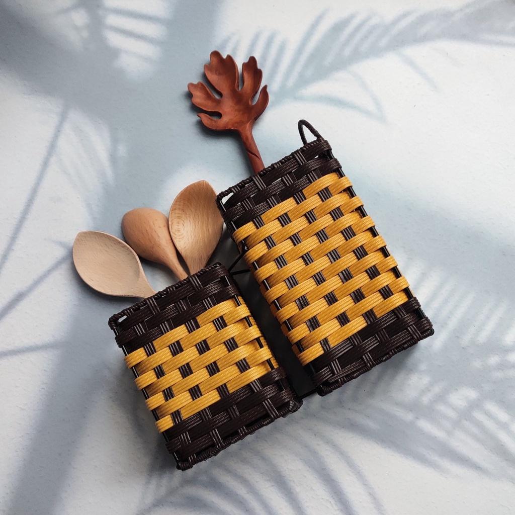 Set Đôi Hộp/Lọ Đựng Đũa 2 Ngăn Giả Mây Xinh Xắn