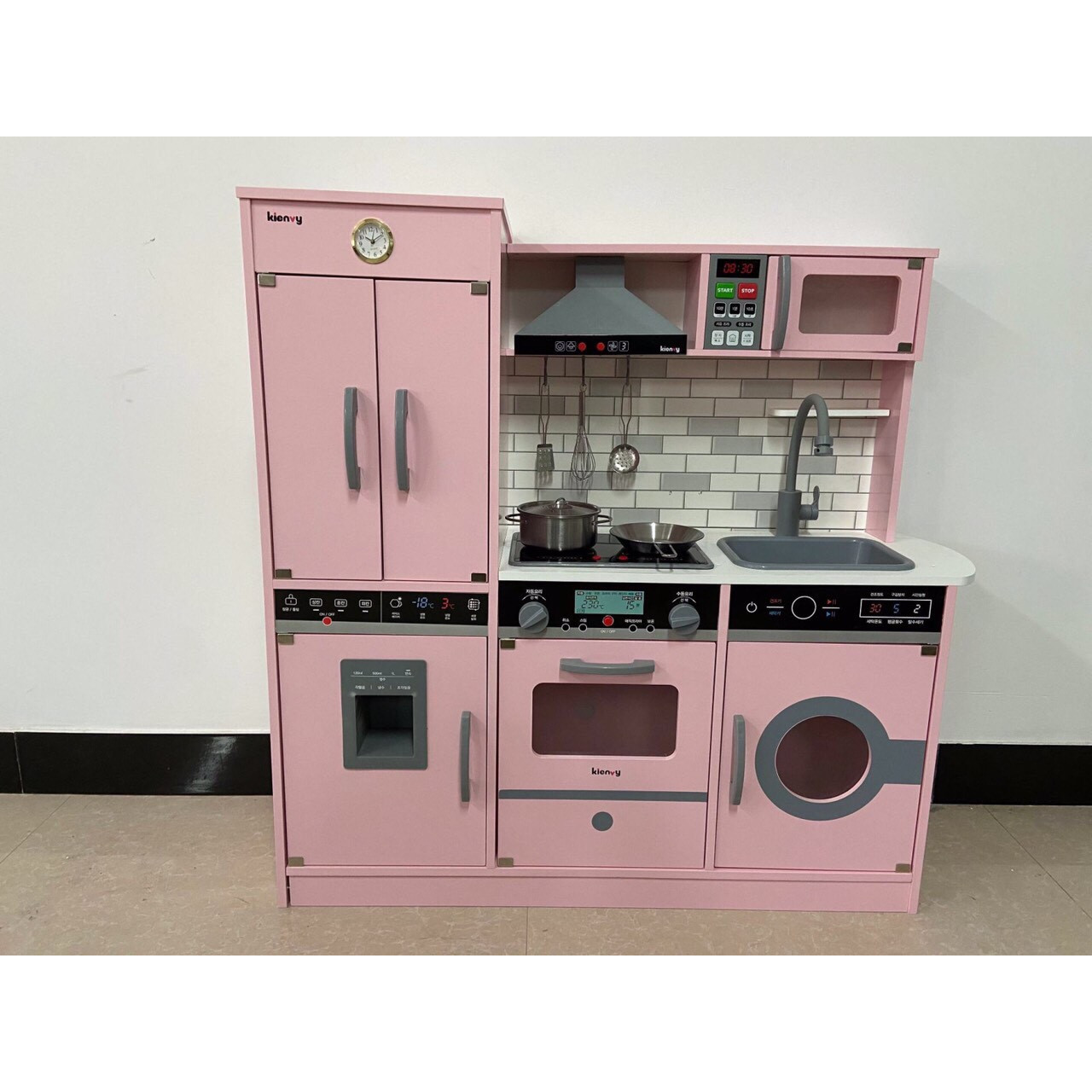 Combo bếp và tủ lạnh hồng 91cm bằng gỗ
